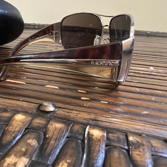 PRADA Unisex Oversized Aviator Sunglasses SPR 75G with Prada Sunglass Case - Picture 6 of 10